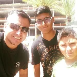 Meet your Posher, Krlos